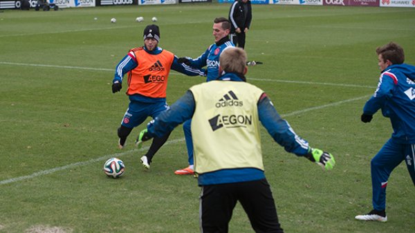 前把手套目 前把手套目